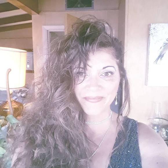 Meet your Posher, Lisa - Picture 1 of 1